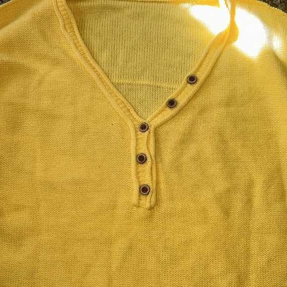 NWOT yellow bell sleeve sweater - Picture 4 of 6